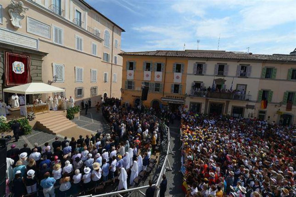 El Papa celebr� la asunci�n de la Virgen y pidi� que se comprenda el rol de la mujer