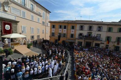 El Papa celebr� la asunci�n de la Virgen y pidi� que se comprenda el rol de la mujer