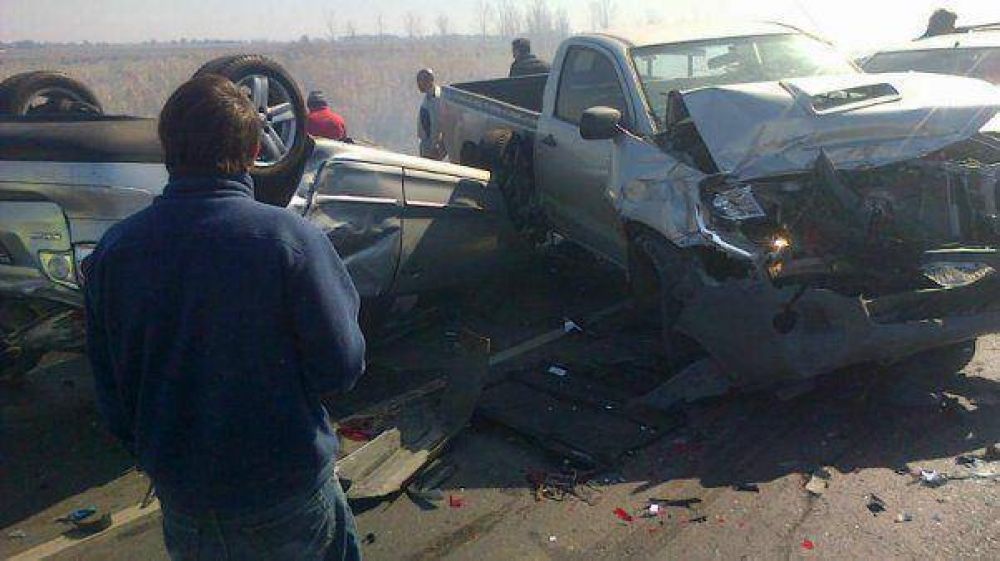 Impresionante choque m�ltiple de 21 autos en Ruta 2: un muerto