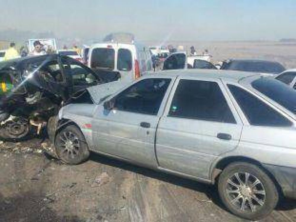Dos muertos y 30 heridos tras un choque entre m�s de 20 autos en la Ruta 2