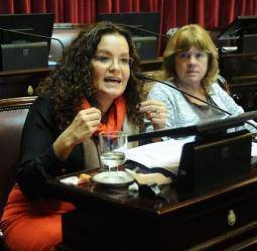 Teresita Luna impulsa dr�sticos cambios a la Ley del Nombre