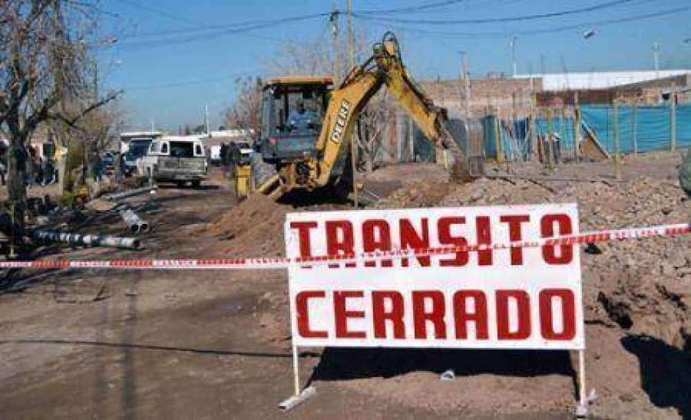 Agua y cloacas para dos barrios de Guaymall�n