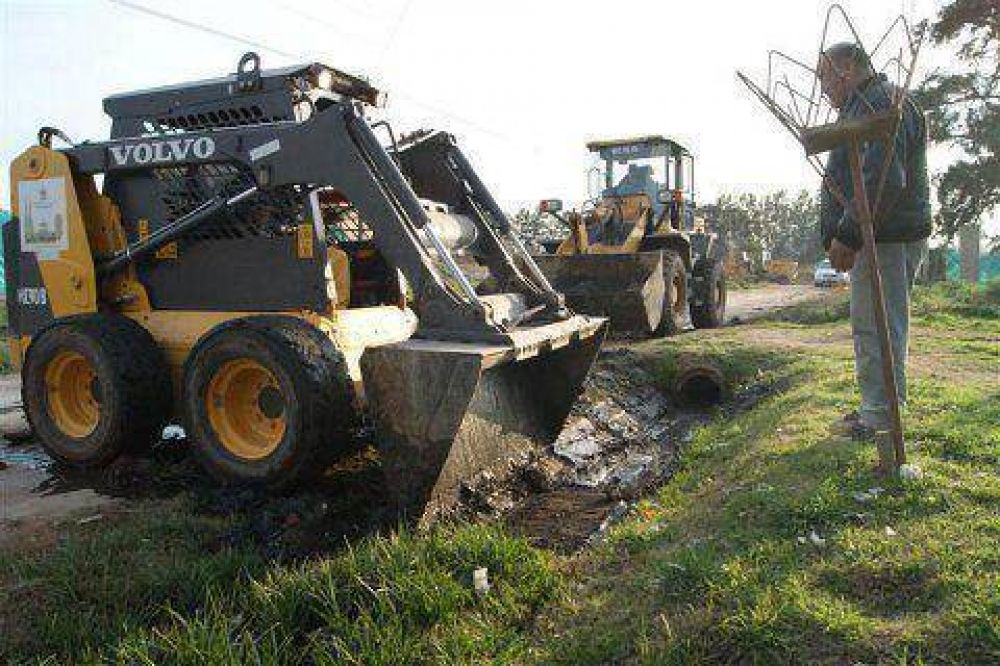Reconstrucci�n de calles en los Barrios Luna y La Palomita