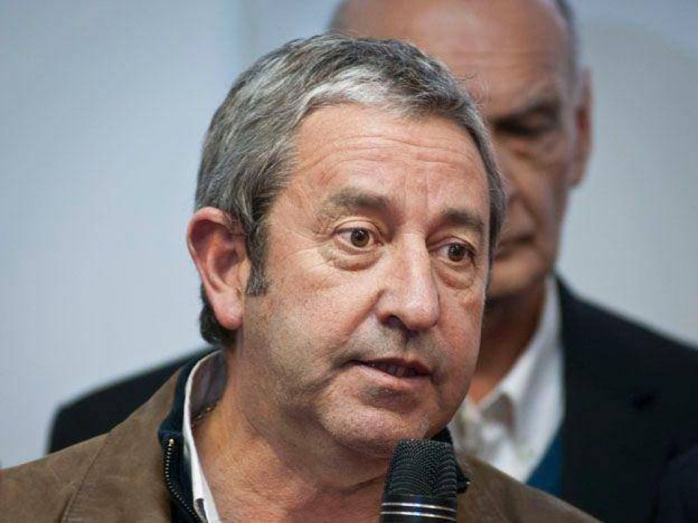 Julio Cobos tuvo su regreso triunfal y con aplausos al comit� radical