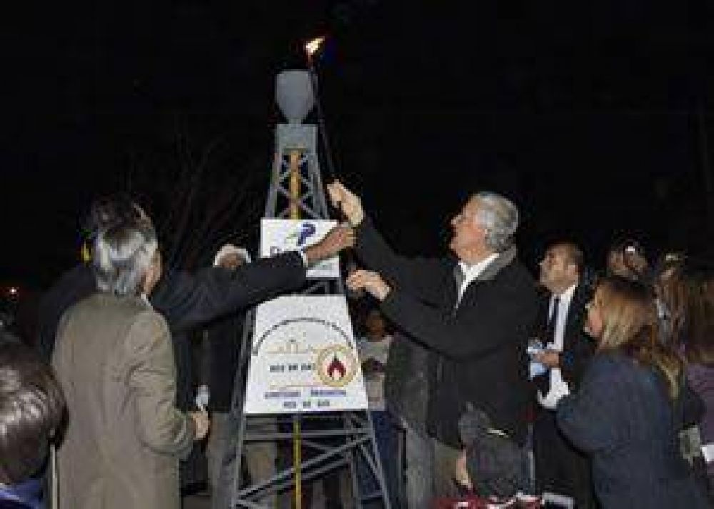 Gioja inaugur� obras de pavimento y alumbrado	