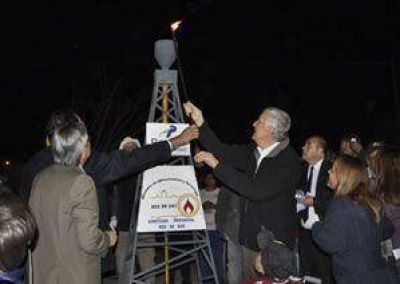 Gioja inaugur� obras de pavimento y alumbrado	