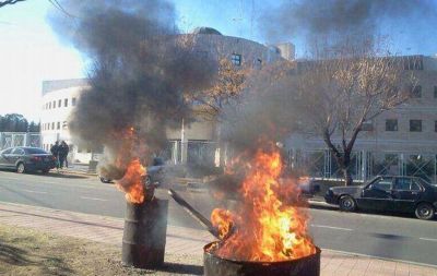 La toma del edificio de la Jefatura a punto de cumplir 48 horas