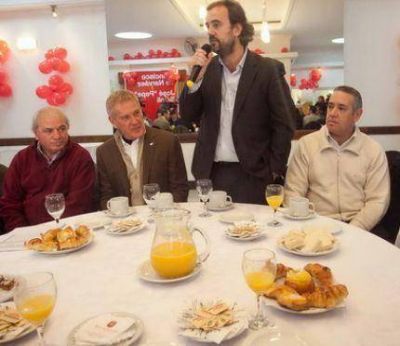 Giri se disculp� por la actitud de allegados a De Narv�ez ante los medios de prensa marplatenses