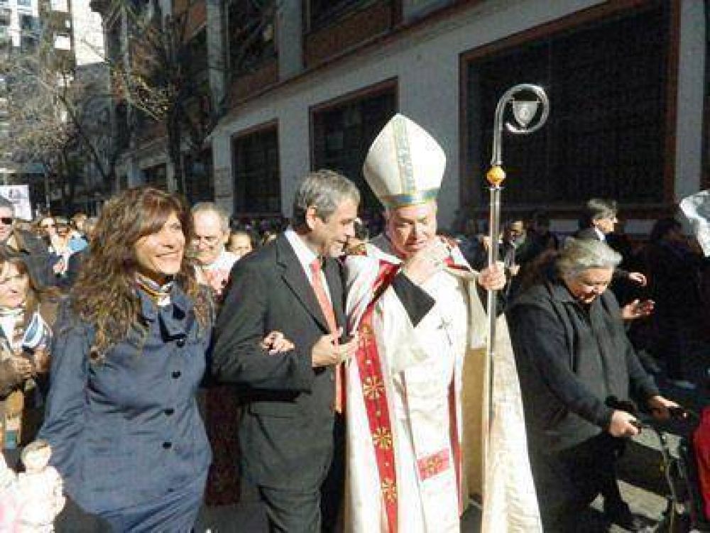 En sus Fiestas Patronales, Avellaneda homenaje� a la Virgen Mar�a de la Asunci�n