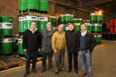 Julio Pereyra visit� la empresa de lubricantes Kansaco