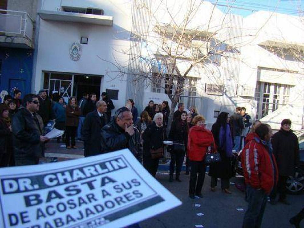 Echaron del cargo al juez Charl�n