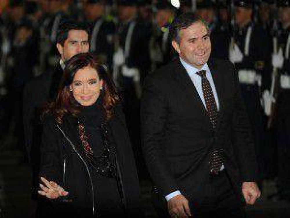 Insfr�n fue parte de la comitiva presidencial en ceremonia de asunci�n de Horacio Cartes