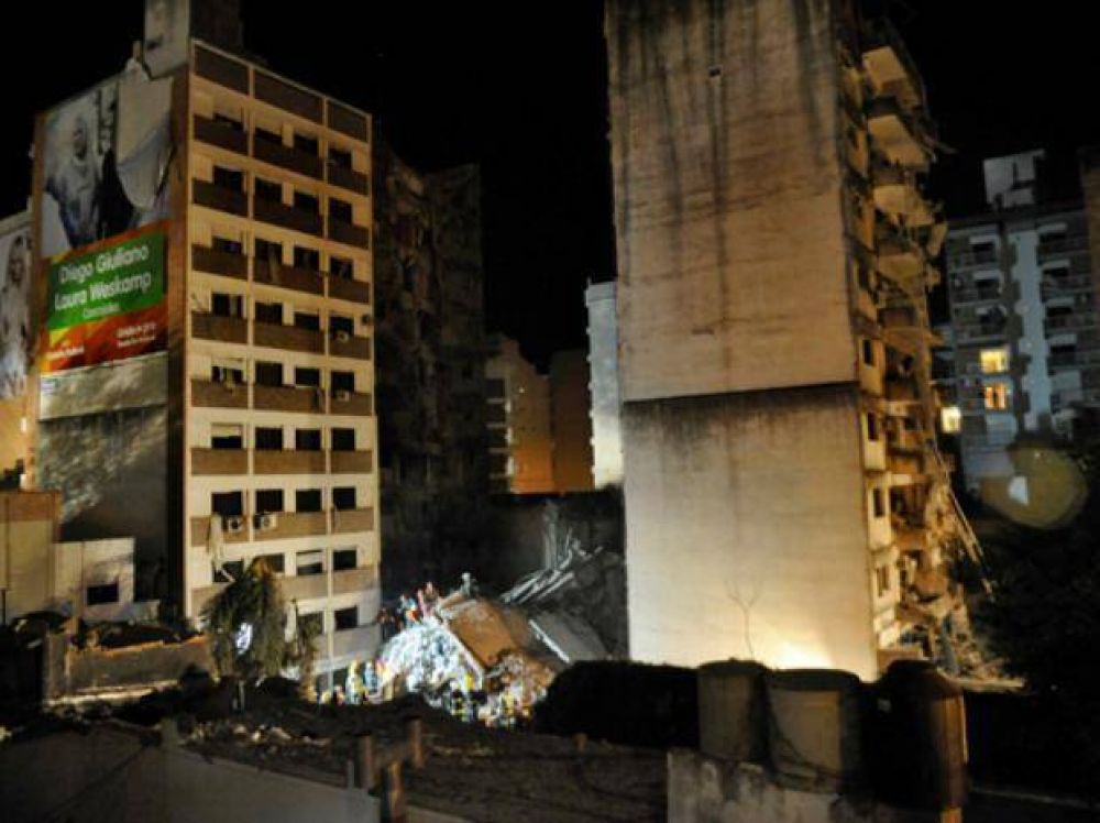 Propondr�n demoler dos edificios linderos a la torre que colaps� en Salta 2141