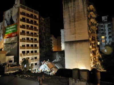 Propondr�n demoler dos edificios linderos a la torre que colaps� en Salta 2141