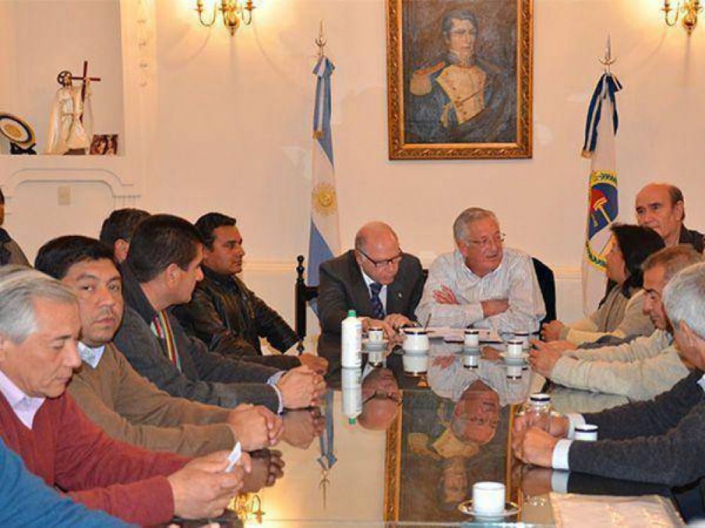 Intendentes y comisionados municipales analizaron las PASO con Eduardo Fellner