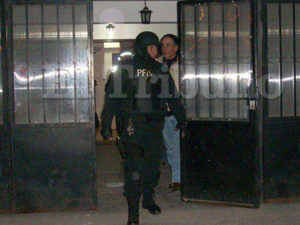 Sorprendieron al intendente Carlos Villalba durante una razzia contra la trata