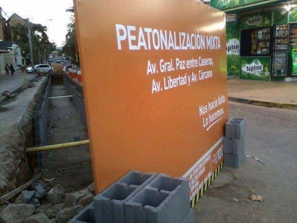 Los comerciantes se quejan por la peatonalizaci�n mixta