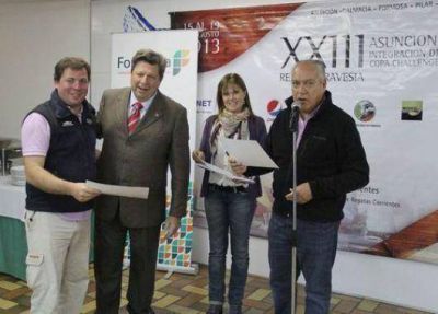 Se puso en marcha la tradicional regata traves�a Asunci�n-Corrientes