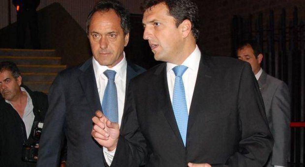 Scioli ech a dos funcionarios de su gestin por su vnculo con el intendente de Tigre, Sergio Massa