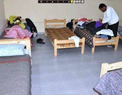 Por el fr�o, camas completas en el refugio nocturno de Capital