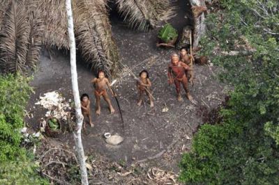 Difunden en Brasil im�genes de ind�genas aislados en la selva