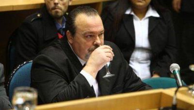 Inician proceso de juicio pol�tico al ministro Daniel Peralta