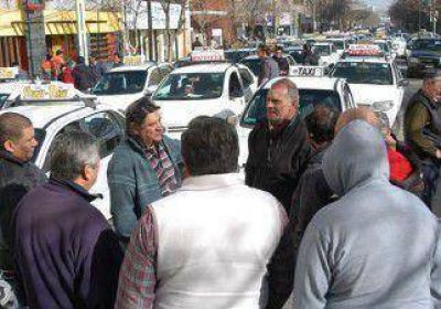 Taxistas reclamaron una fuerte suba de la tarifa del sector