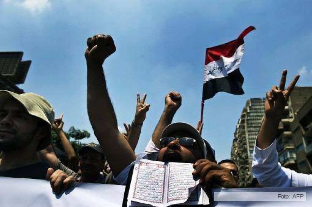 Miles de personas salen a la calle en Egipto y ya hay nuevas vctimas