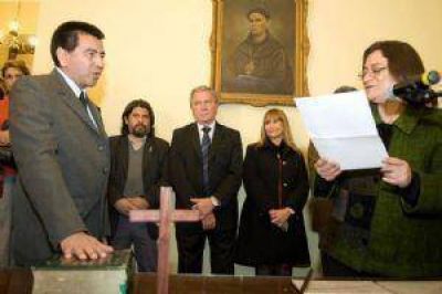 Gordillo: �Nosotros estamos para servir a los catamarque�os�