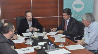 Autorizan el funcionamiento a cuatro radios escolares chaque�as