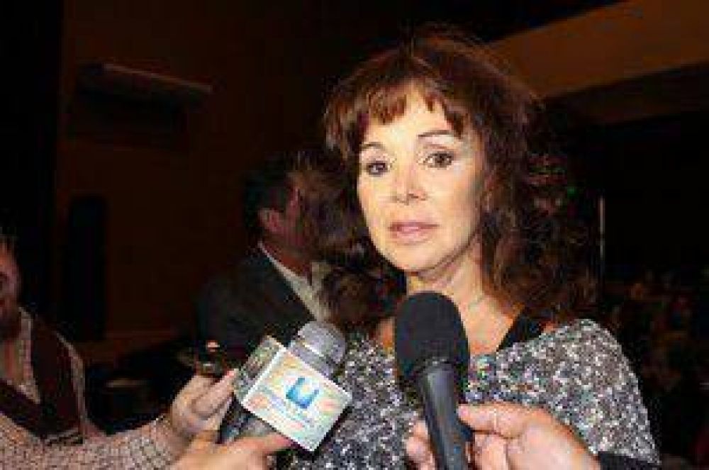 Patricia Palmer presenta unipersonal �Juana, la loca� en el cine- teatro �Italia�