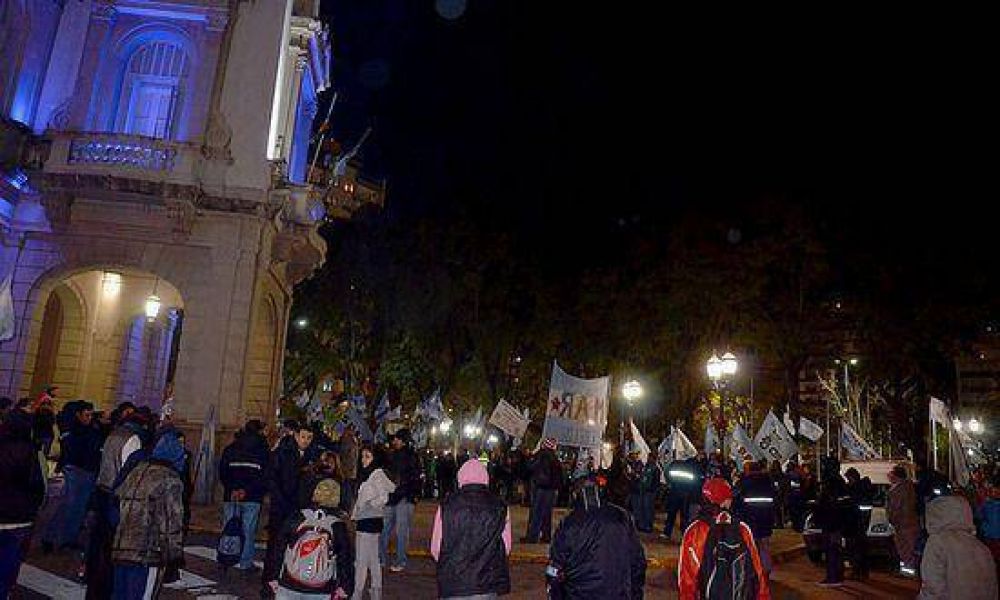 Portuarios se manifestaron frente al municipio Preocupados por un proyecto que impulsa el traslado de Euroam�rica