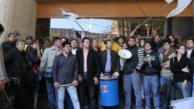Fuerte reclamo bancario contra el Gobierno por los despidos en la Caja