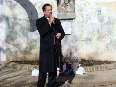 Guti�rrez encabez� el acto por el 163� aniversario de la muerte del General Jos� de San Mart�n