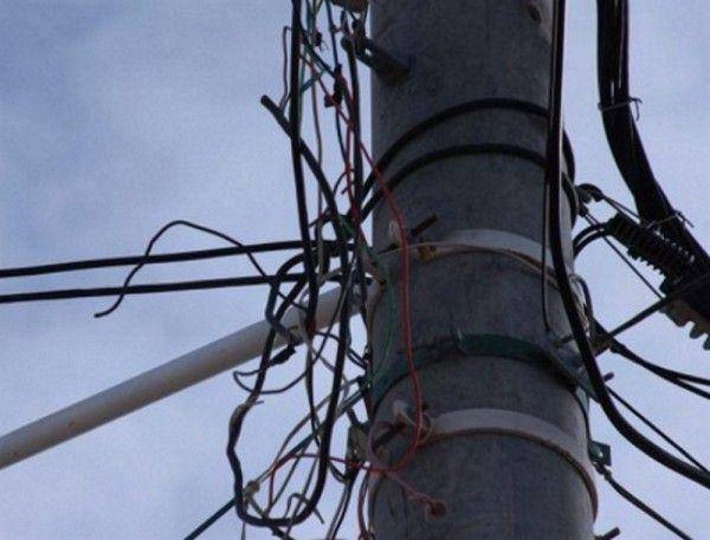 Descubrieron a m�s de 500 familias �enganchadas� de la luz