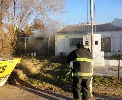 Le prendi� la vela a un santo y se incendi� su vivienda