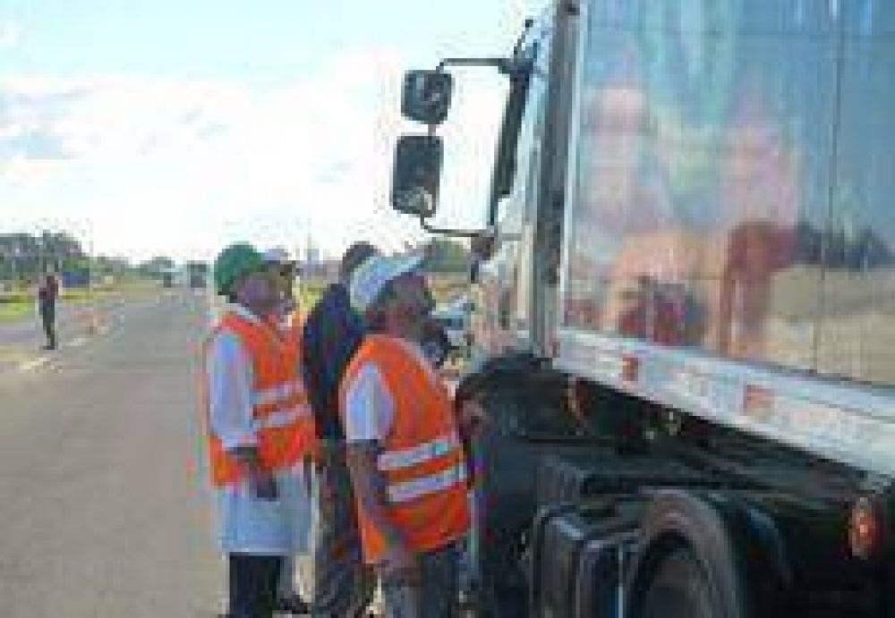 Controles a transportes de alimentos y animales en pie en rutas 