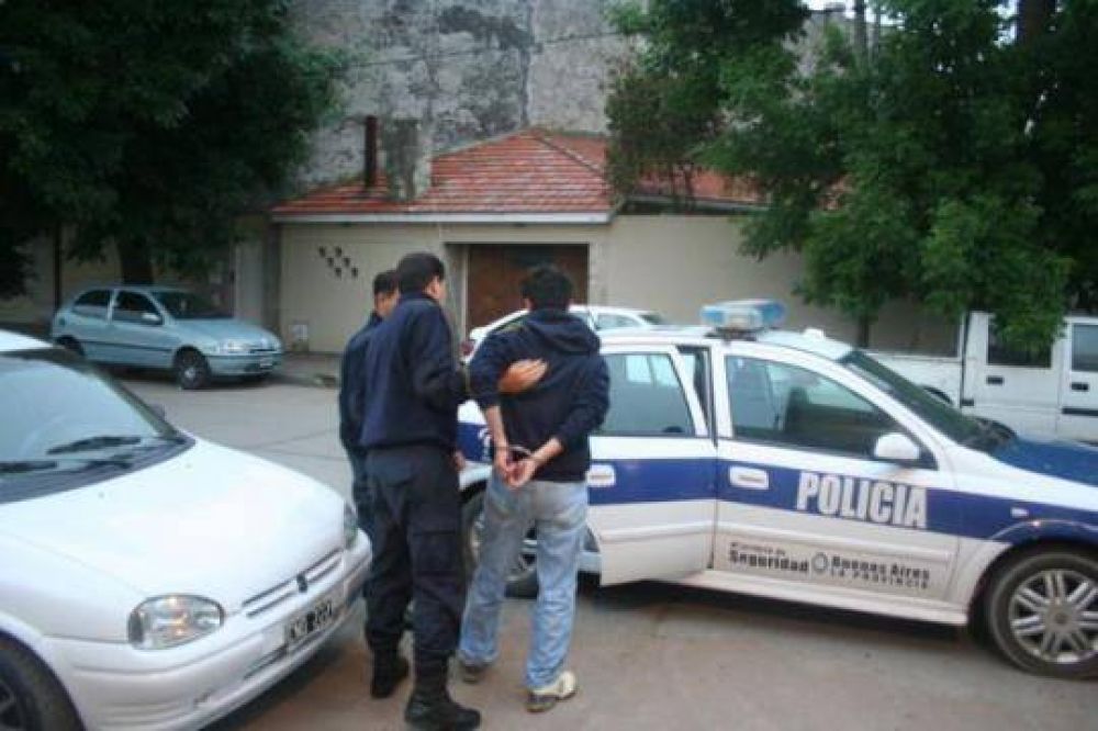 Operativo antidroga: Desbaratan una banda que operaba en 9 de Julio y Bragado