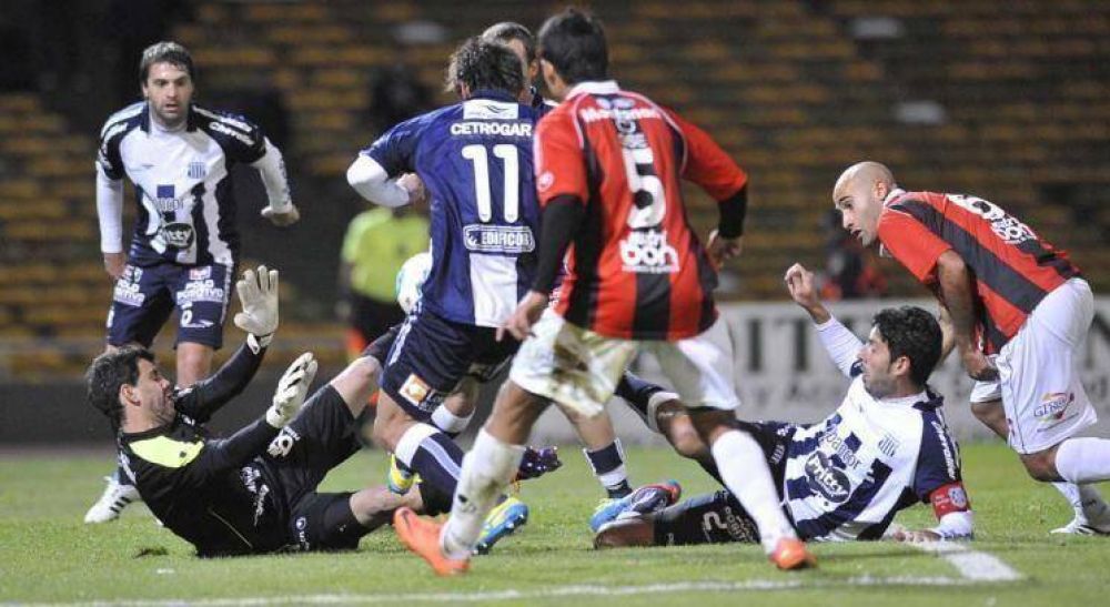 Talleres visita a Uni�n en Santa Fe, con Salmer�n y... �Carabajal?