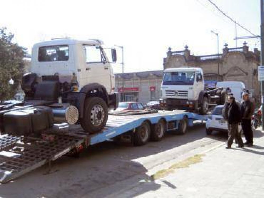 Llegaron los nuevos camiones para residuos