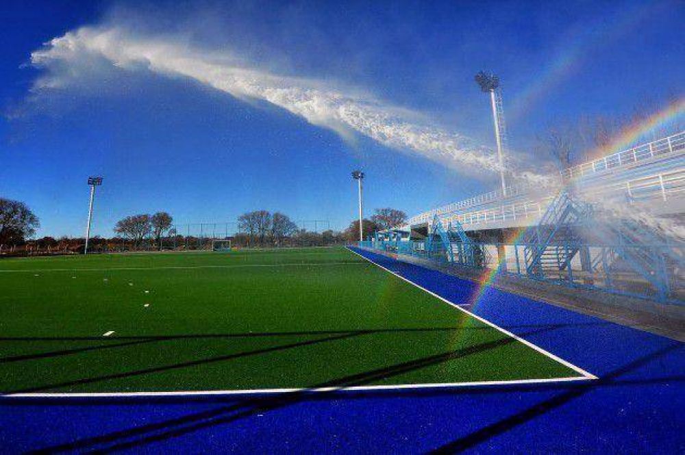 Con el DT de Las Leonas se inaugura el Estadio de Hockey