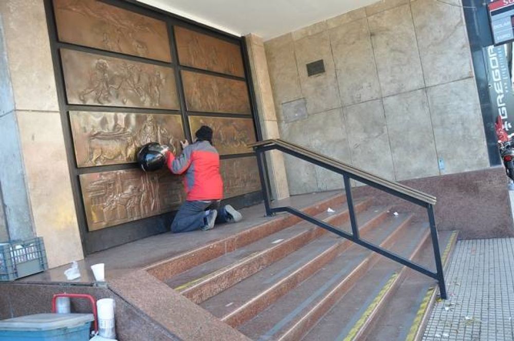 Hubo clientes molestos por el paro bancario de 3 horas