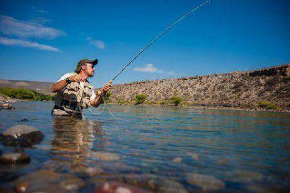 Neuqun presenta la temporada de pesca en Buenos Aires