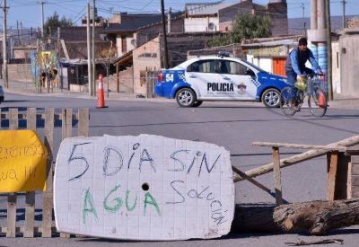 Siete escuelas sin clases y 26 barrios sin suministro