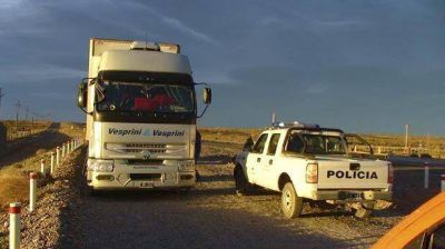 Piratas del asfalto roban un cami�n con 400 televisores en Fitz Roy