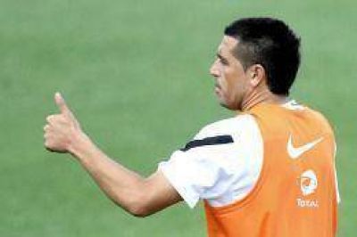 Riquelme entren� con normalidad y ser� titular ma�ana ante Rafaela