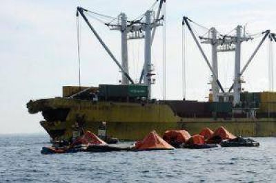 Buscan 171 desaparecidos tras tr�gico choque de ferry en Filipinas