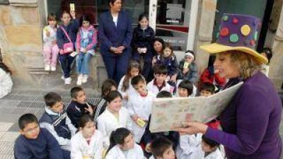 M�s de 32 mil catamarque�os en el Nacional de Lectura