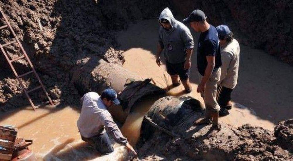 Nueva rotura del acueducto deja sin agua al interior