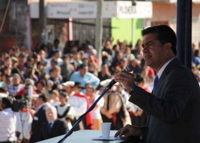 Capitanich particip� del acto por el aniversario de la muerte de San Mart�n